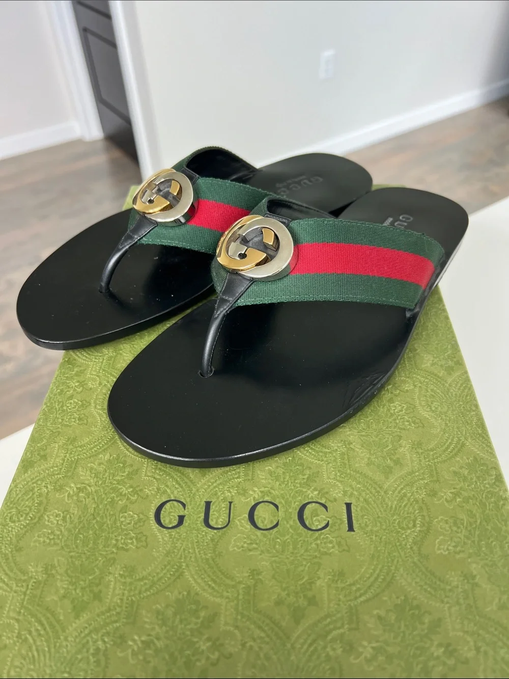 Gucci nylon green and red striped silver gold GG logo sandals flip flops men’s 6